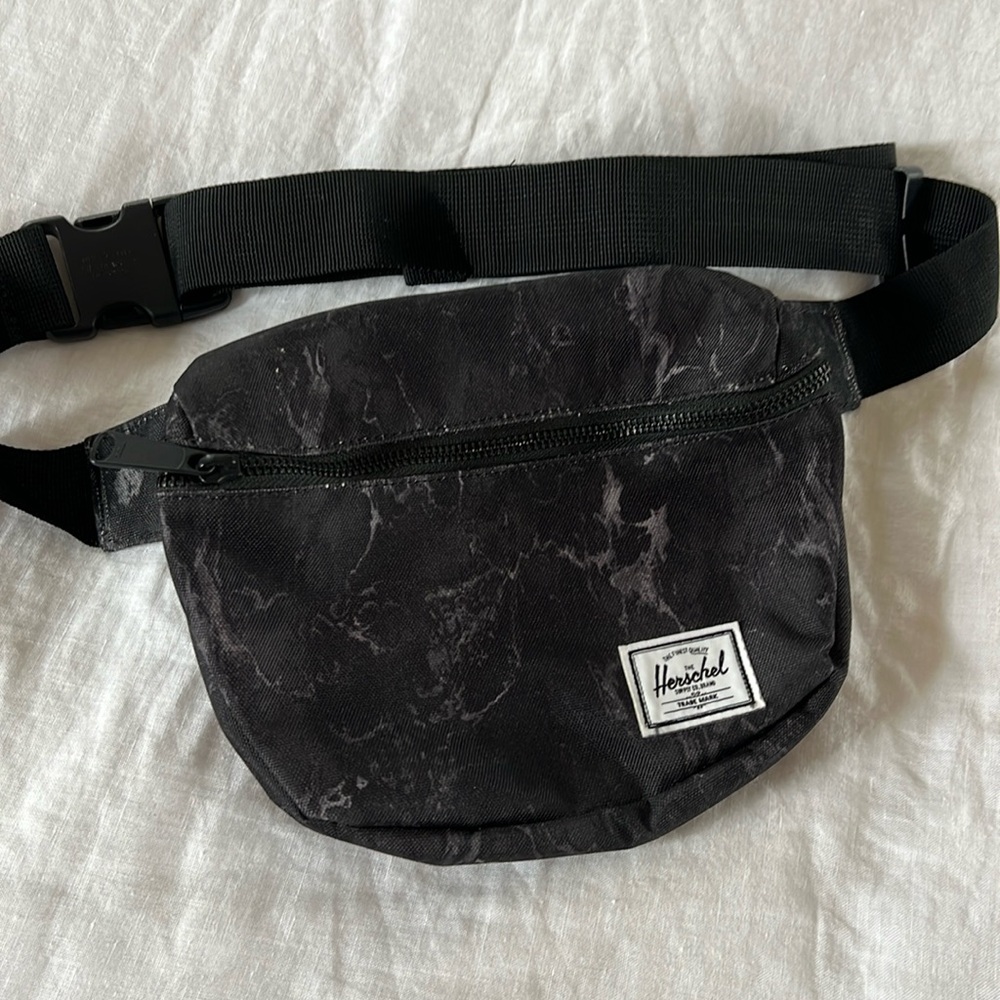 Herschel Fanny Pack - EUC